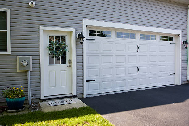 24/7 Emergency Garage Door Panel Replacement experts in Grandview, OH
